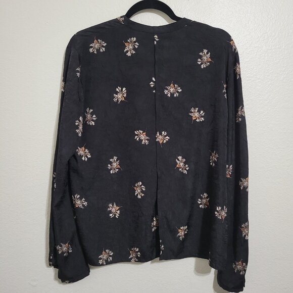 Vince Tossed Bouquet Floral Tie-neck Crinkled Black Blouse Small - Picture 7 of 12
